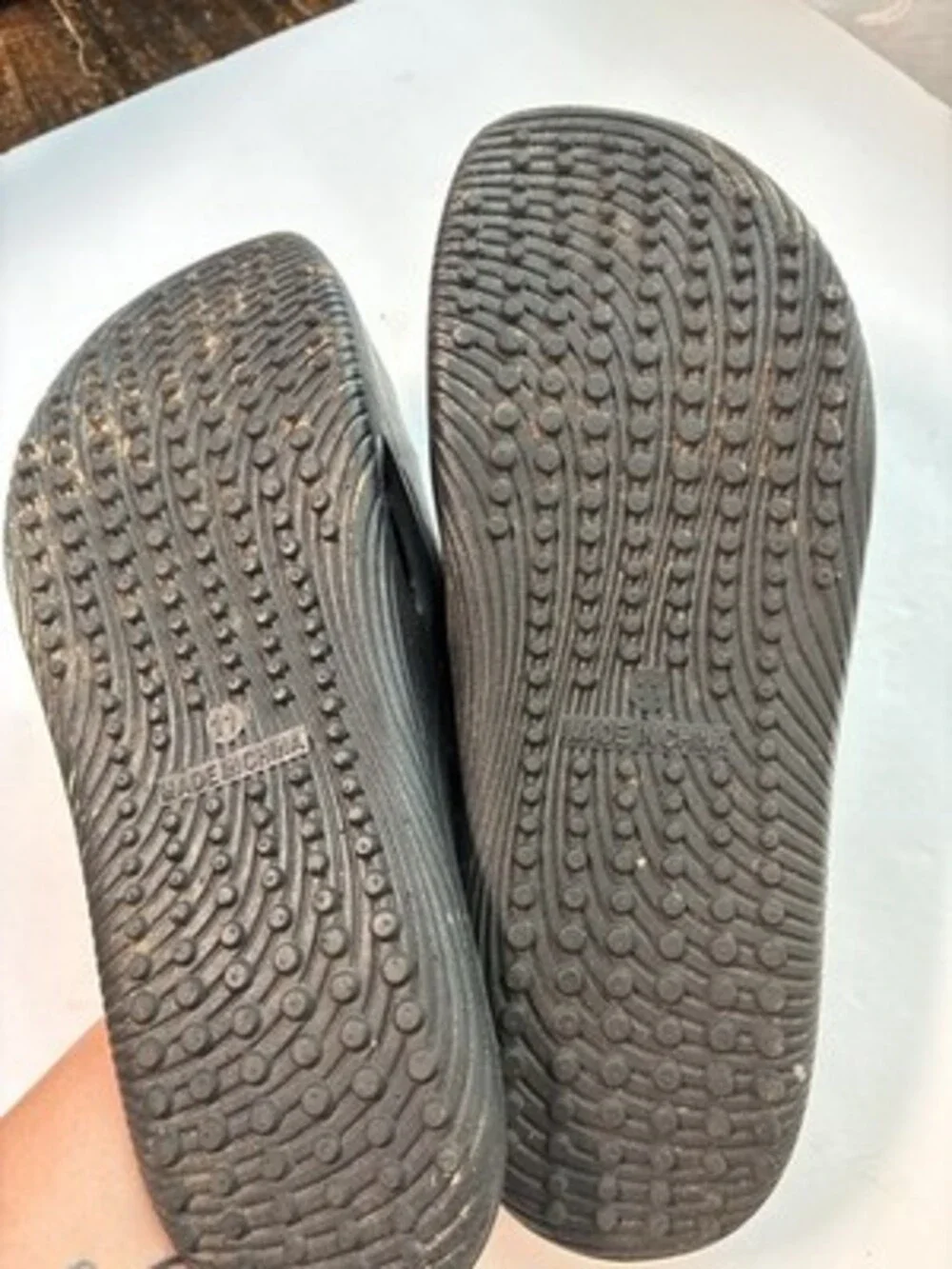 Roxoni Men's Athletic Slip-On Sandals Size 11 Black Excellent Condition